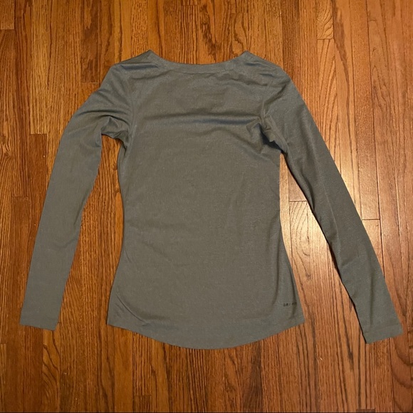 NIKE PRO - DRY FIT Shirt - Picture 2 of 3